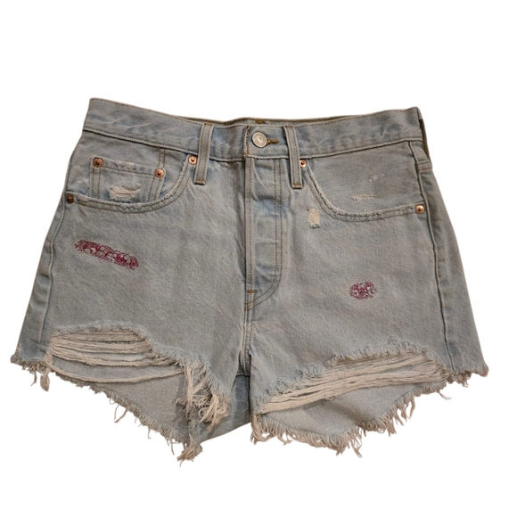 Levi's Light wash Women's Denim Pink Patch Destressed Shorts - Picture 3 of 9